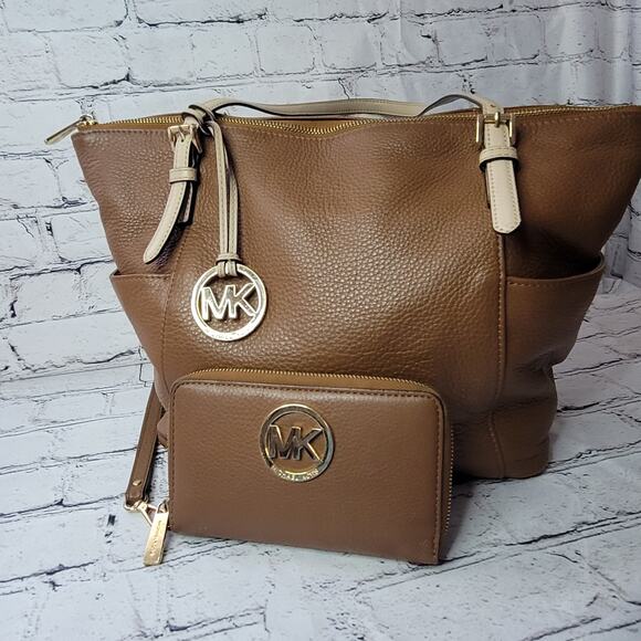 Michael Kors- Brown Saffiano Leather Top zip Jet set tote with Wallet